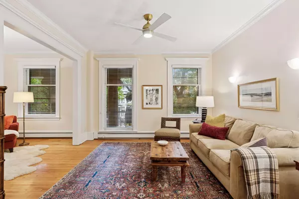 Saint Paul, MN 55102,438 Portland AVE #4