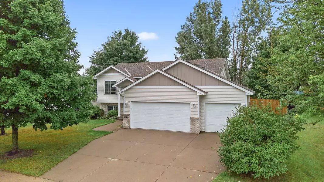 1820 Highland TRL, Saint Cloud, MN 56301