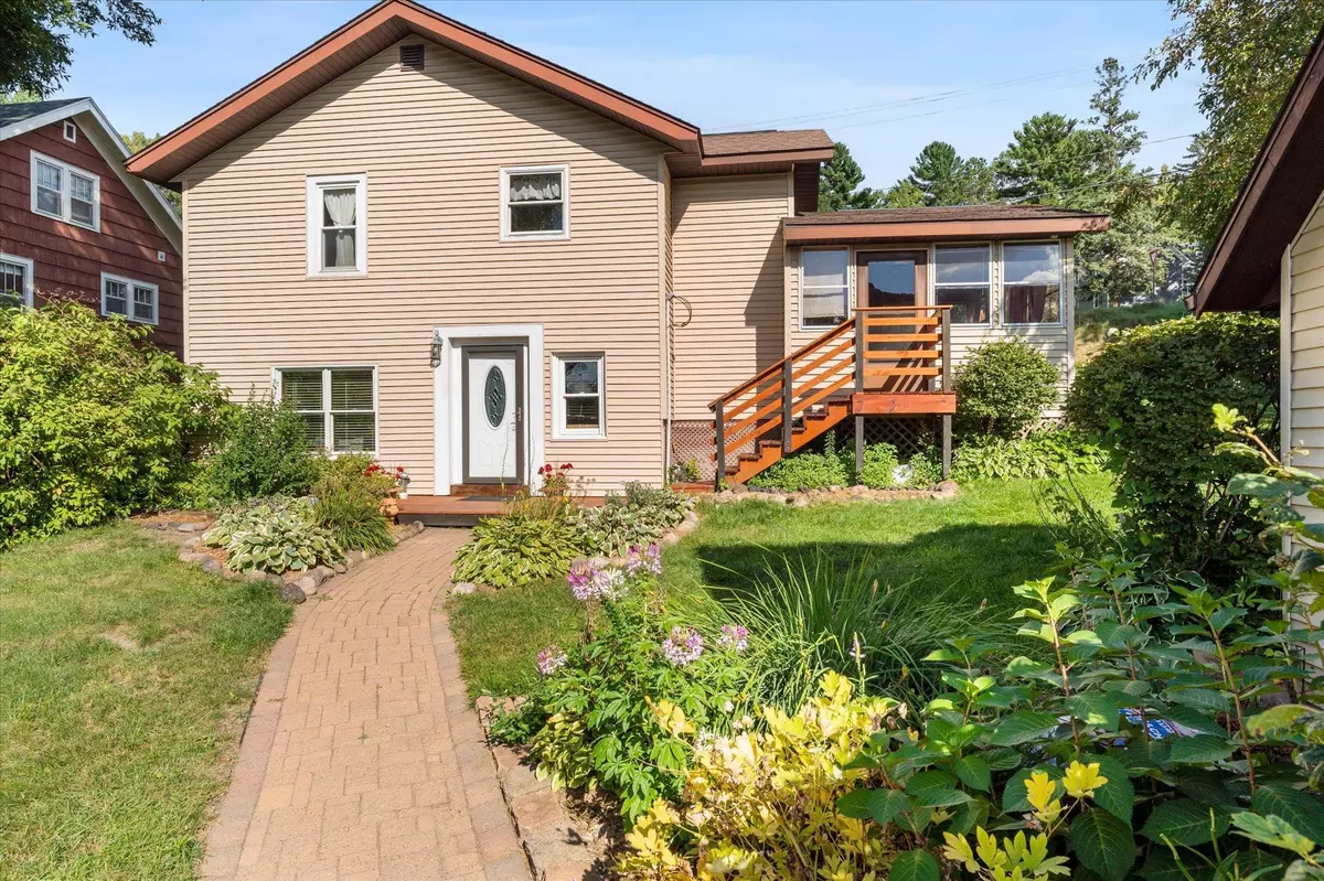 Saint Croix Falls, WI 54024,141 N Madison ST