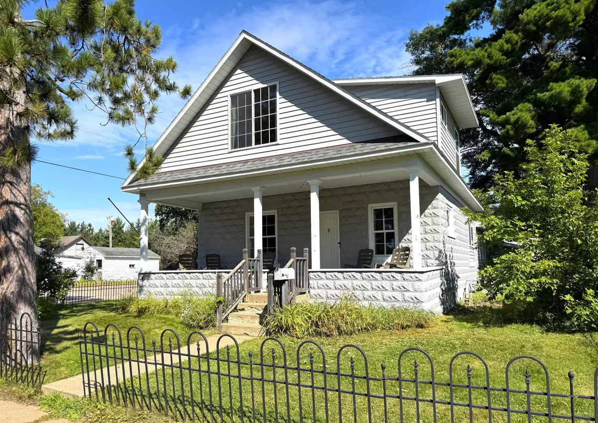 Crosby, MN 56441,201 7th ST NE