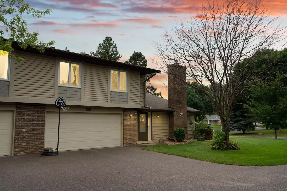 Maple Grove, MN 55369,9516 Kingsview LN N