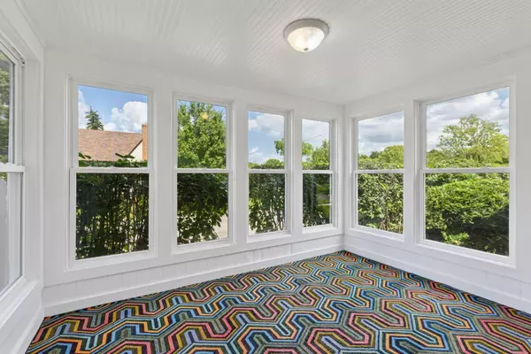 Robbinsdale, MN 55422,4155 York AVE N