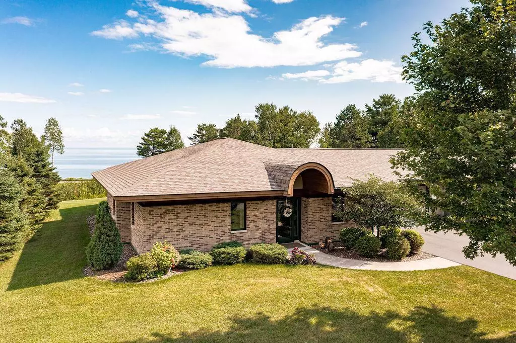 Duluth, MN 55804,8353 Congdon BLVD
