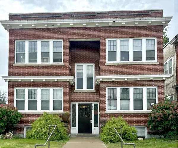 990 Grand AVE, Saint Paul, MN 55105