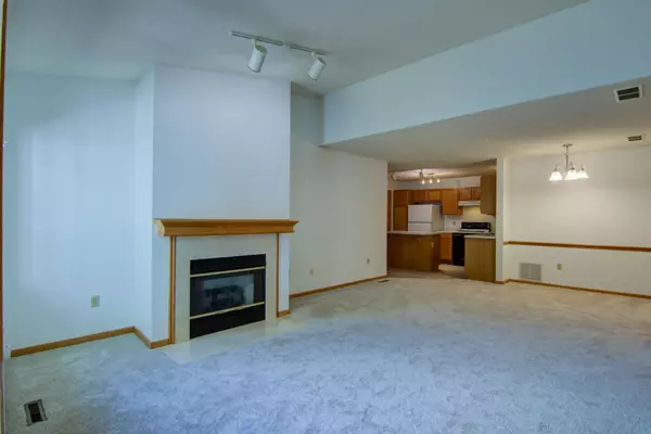 Woodbury, MN 55125,9851 Moonbeam LN