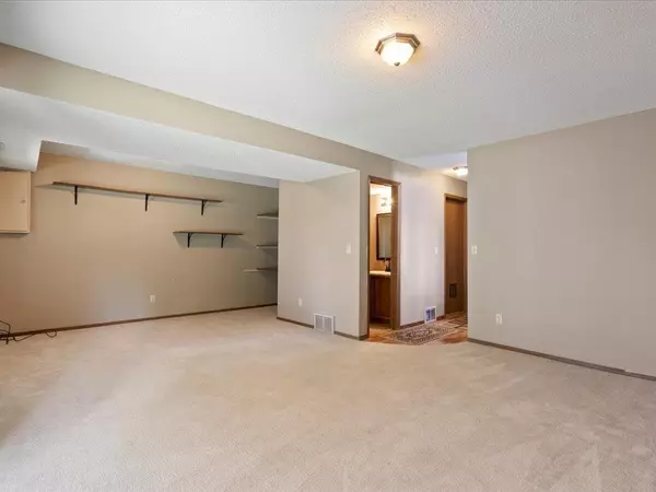 Brainerd, MN 56401,2208 Spruce DR
