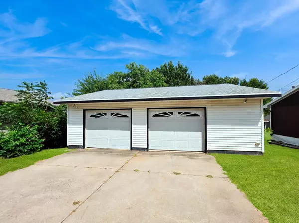 New Ulm, MN 56073,1023 N Spring ST