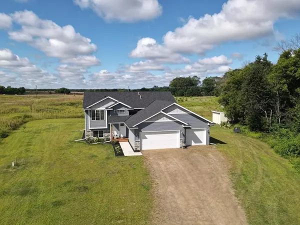 31226 Yucca CT, Cambridge, MN 55008