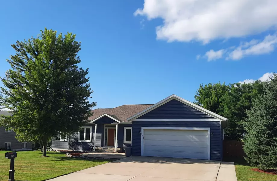 301 7th ST NW, New Richland, MN 56072