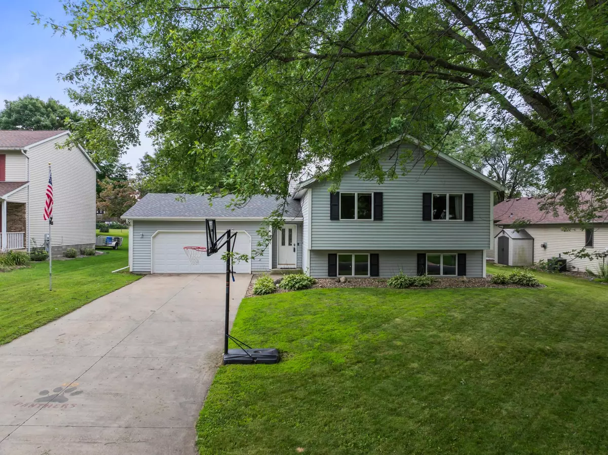 Pine Island, MN 55963,811 Spruce CT