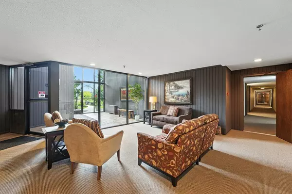 Bloomington, MN 55420,9700 Portland AVE S #332