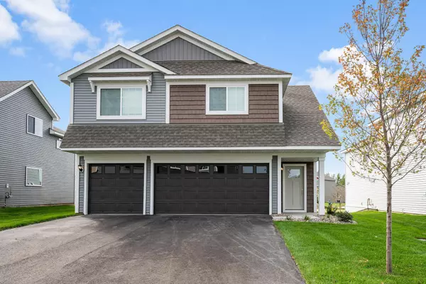 618 Redwood LOOP N, Cambridge, MN 55008