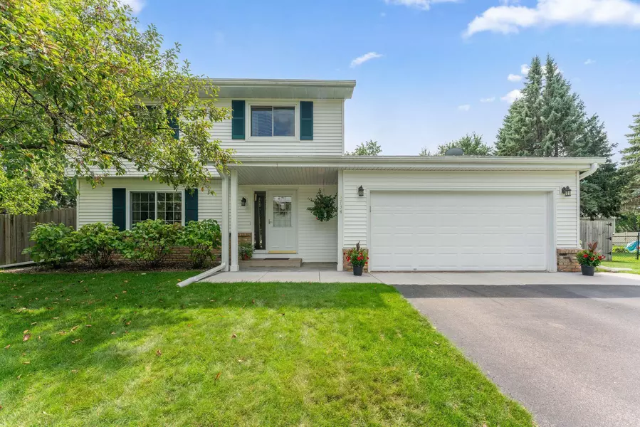 3734 Sun Terrace CIR, White Bear Lake, MN 55110