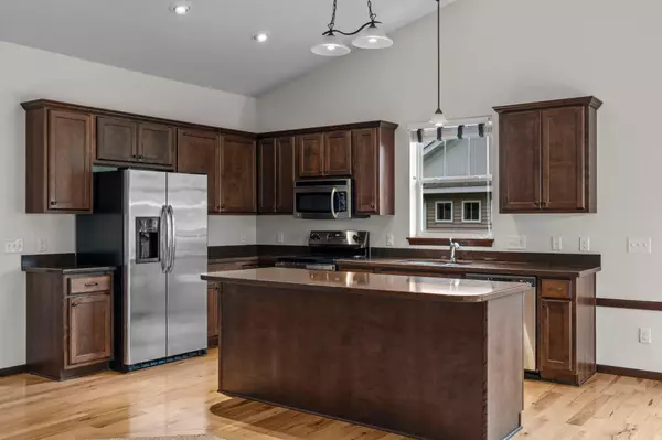 Eagan, MN 55123,4902 Brooklyn LN