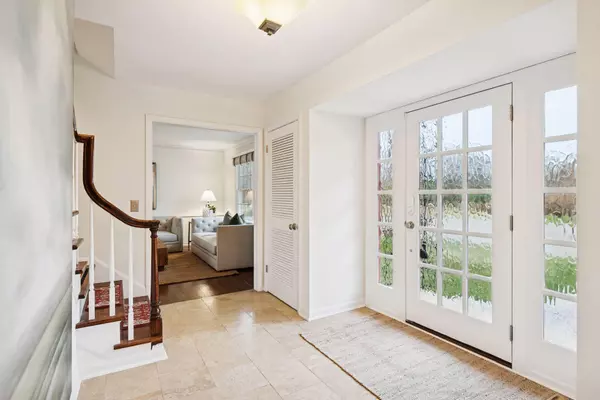 Edina, MN 55439,6708 Rosemary LN