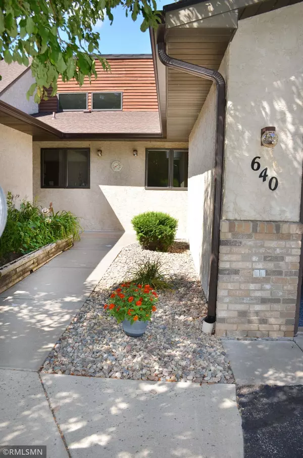 Monticello, MN 55362,660 Riverview DR #640