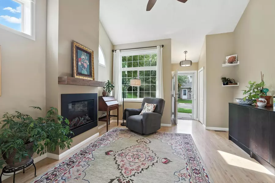 9257 Troon CT, Woodbury, MN 55125