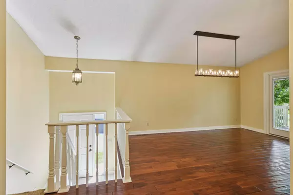 Minnetonka, MN 55343,5343 Beachside DR