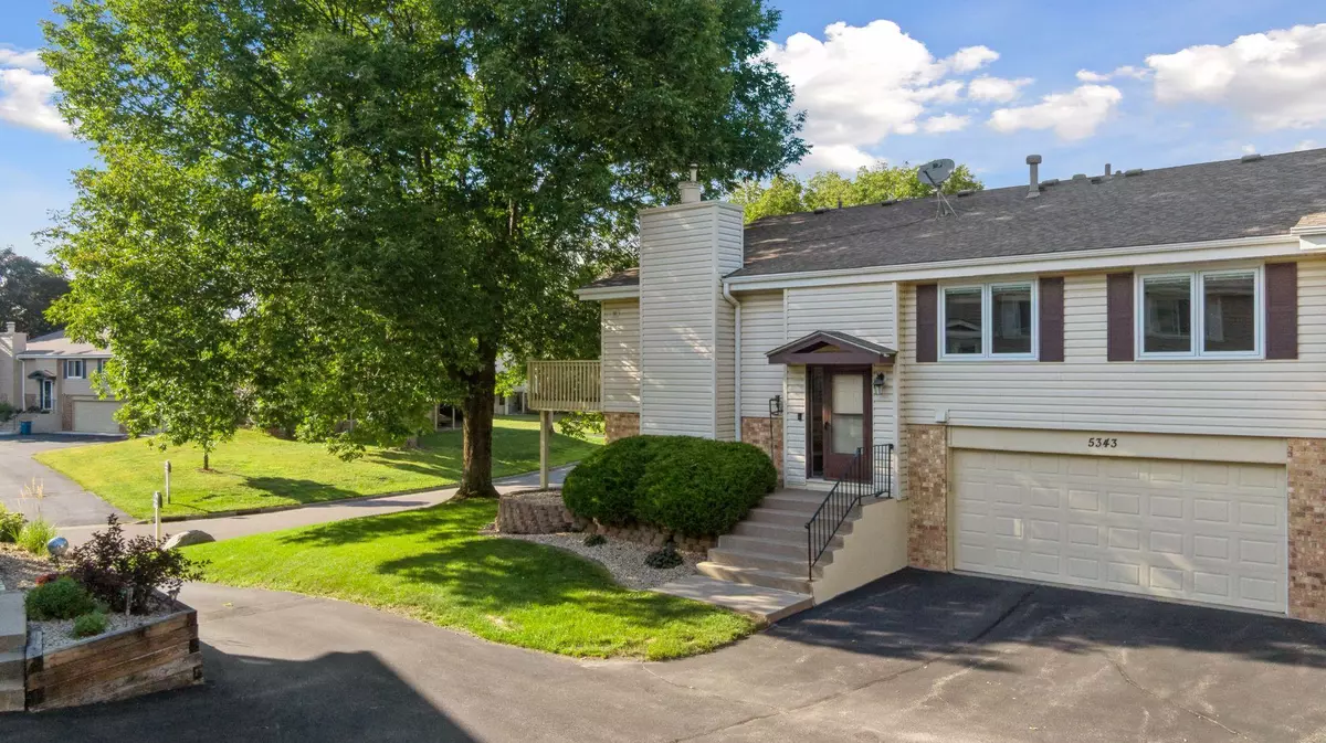 Minnetonka, MN 55343,5343 Beachside DR