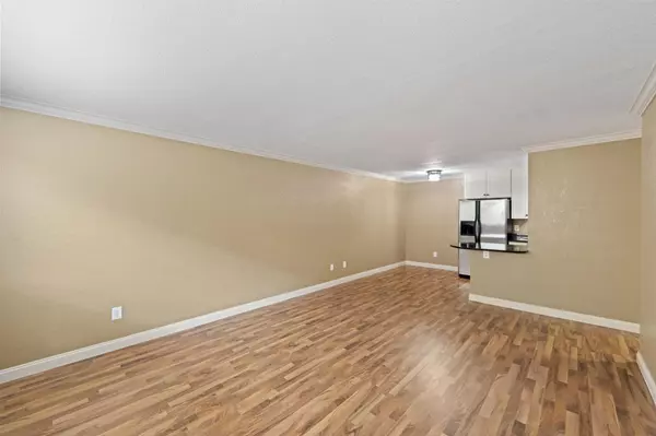 Minneapolis, MN 55408,3120 Hennepin AVE #102