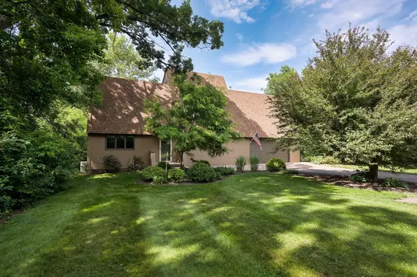 2410 Lisbon AVE N, Lake Elmo, MN 55042