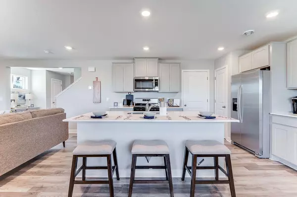 2121 Clearwater TER, Shakopee, MN 55379