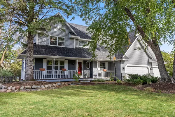 9956 Antrim RD, Woodbury, MN 55125