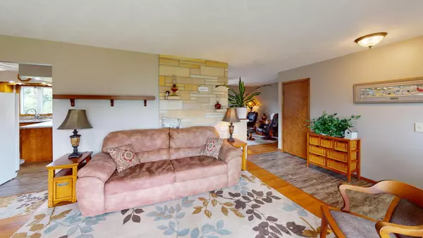 Albert Lea, MN 56007,23096 Bluegrass RD