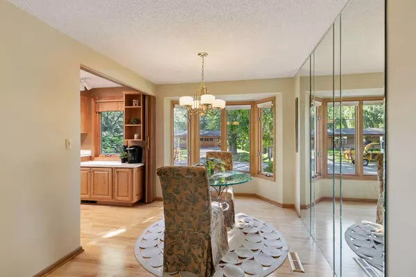 Golden Valley, MN 55422,2305 Brookridge AVE