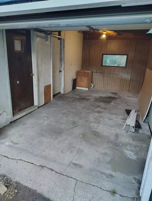 Fergus Falls, MN 56537,633 E Adolphus AVE