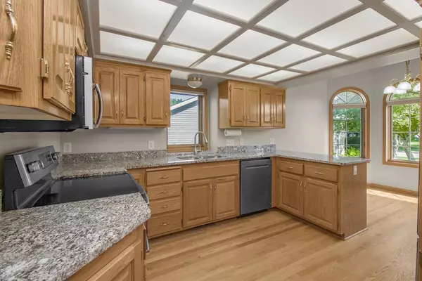 Vadnais Heights, MN 55127,4136 Thornhill LN