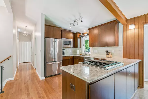 Minnetonka, MN 55345,15809 Woodgate RD S