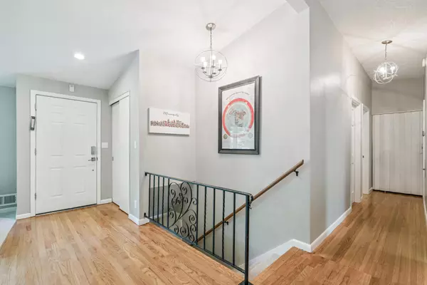 Minnetonka, MN 55345,15809 Woodgate RD S