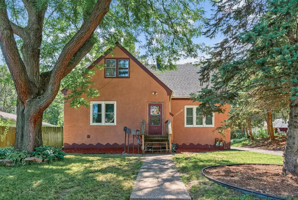 Saint Paul, MN 55106,1562 Ivy AVE E