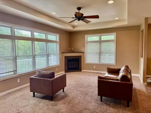 Albert Lea, MN 56007,709 Blackmer AVE