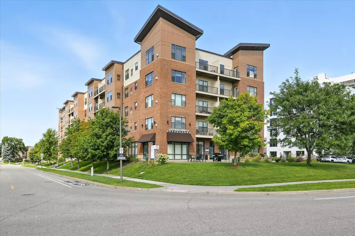 Saint Louis Park, MN 55426,1155 Ford RD #203