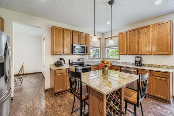 Shakopee, MN 55379,2113 Sandhill DR