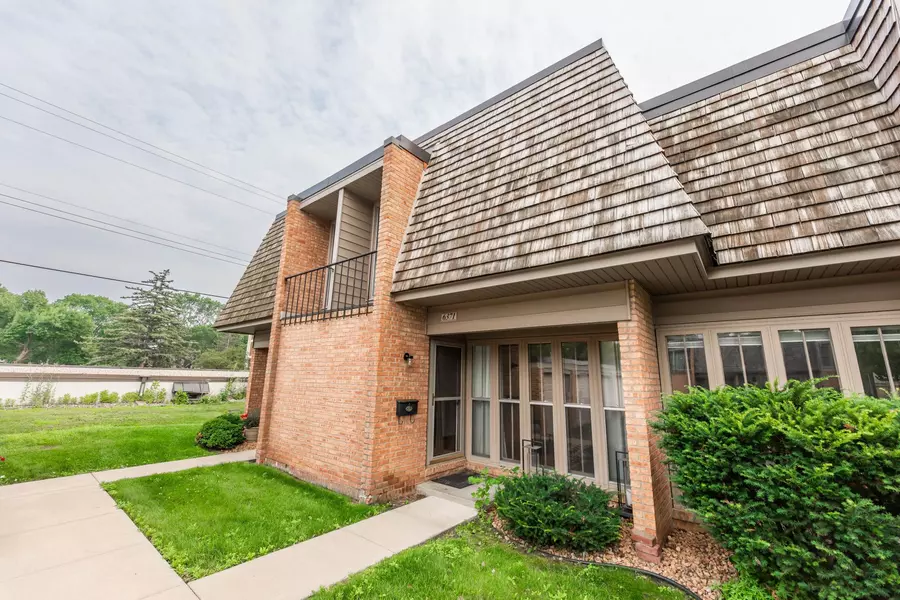 6371 Barrie RD, Edina, MN 55435