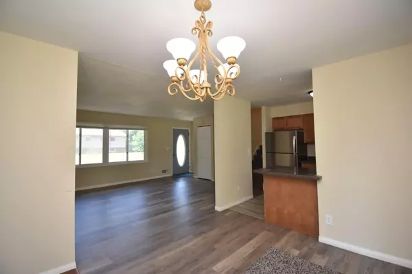 Eagan, MN 55122,3958 Riverton AVE