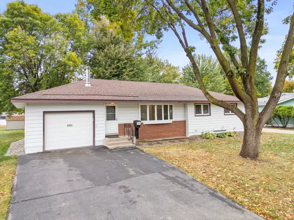 918 Holmes ST S, Shakopee, MN 55379
