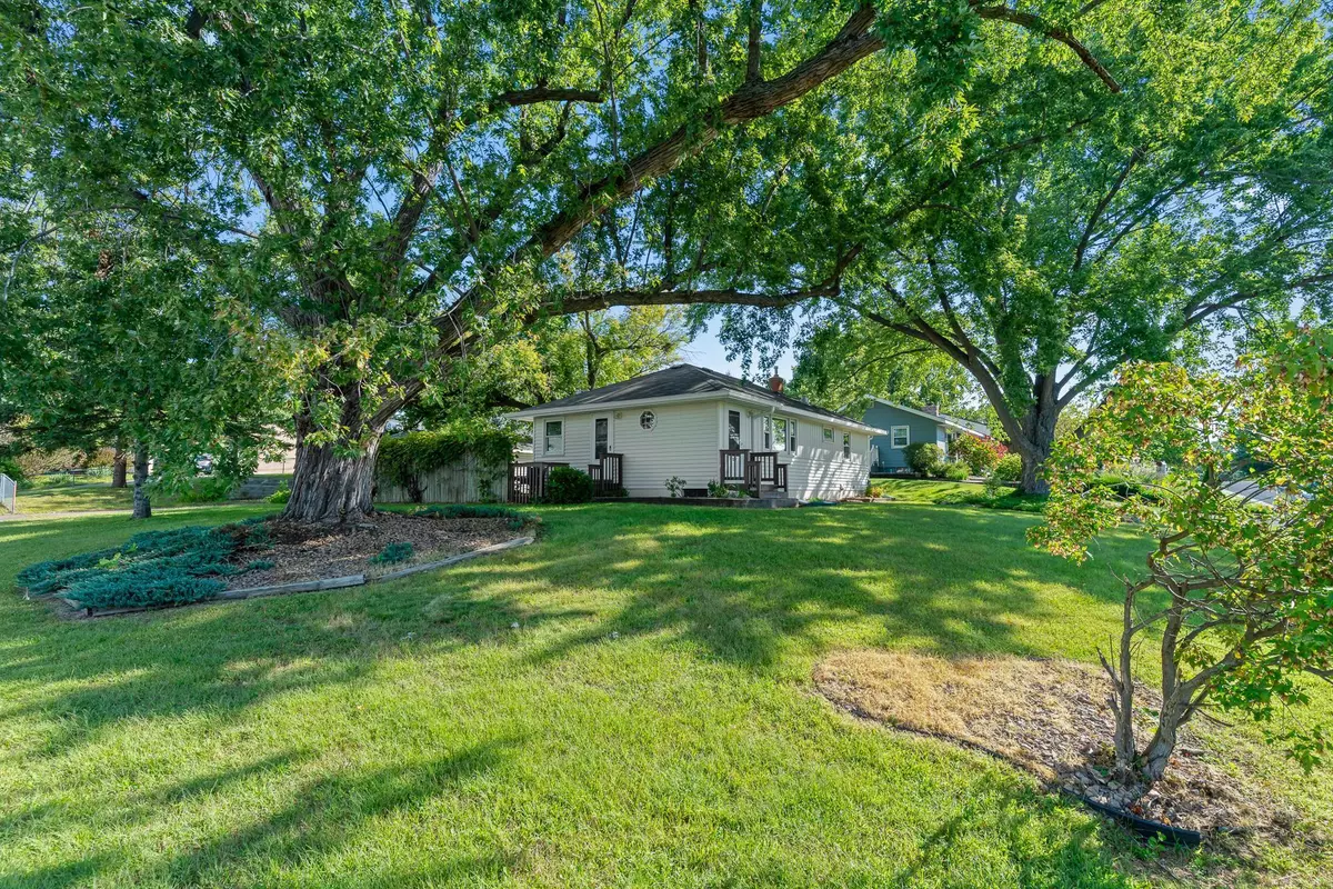 Maplewood, MN 55109,1247 Lealand RD E