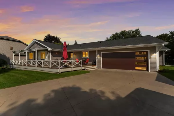 984 Boardwalk CT, Shoreview, MN 55126