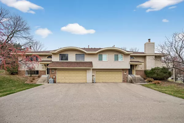 Chanhassen, MN 55317,7275 Pontiac CIR