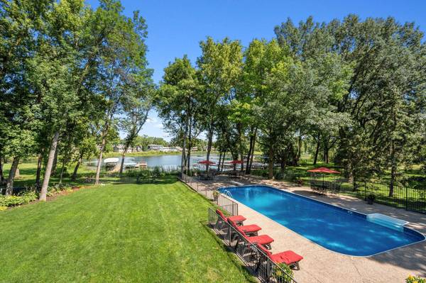 6570 Rustic RD SE, Prior Lake, MN 55372