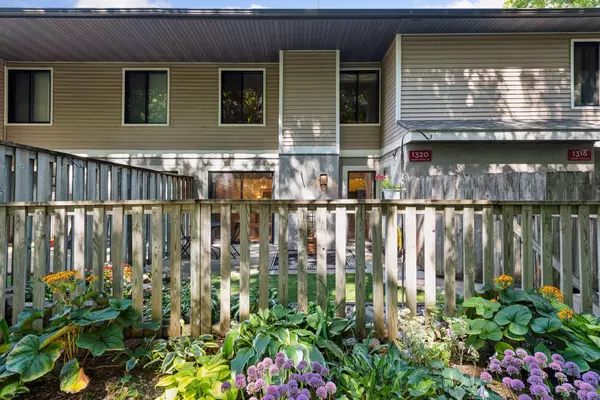 Hopkins, MN 55343,1320 Wagon Wheel RD