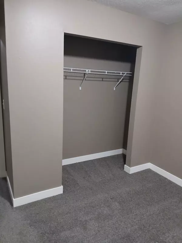 Marshall, MN 56258,801 Pearl AVE #103