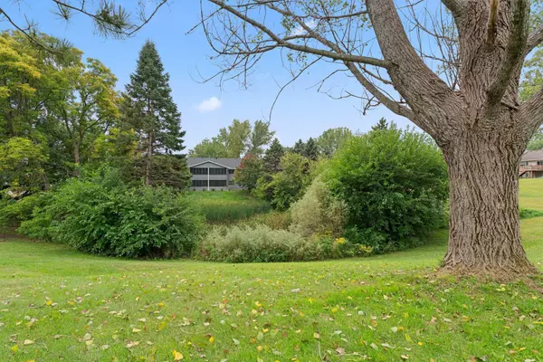 Inver Grove Heights, MN 55076,2574 75th ST E