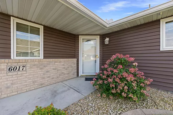 Brooklyn Park, MN 55443,6017 Creekview LN N