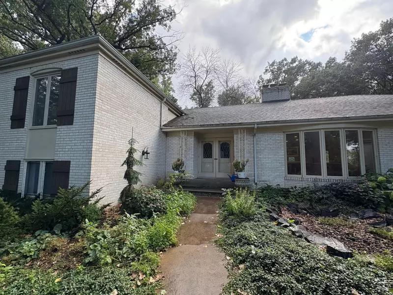 23 Evergreen RD, North Oaks, MN 55127