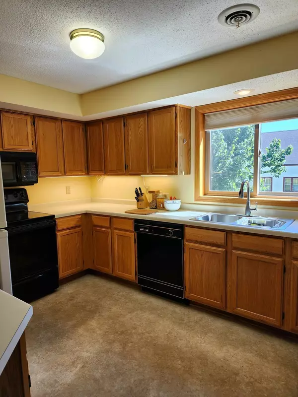 Willmar, MN 56201,520 5th ST SW #219